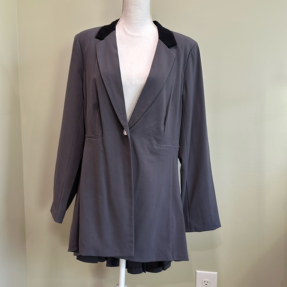 Jacket with tail